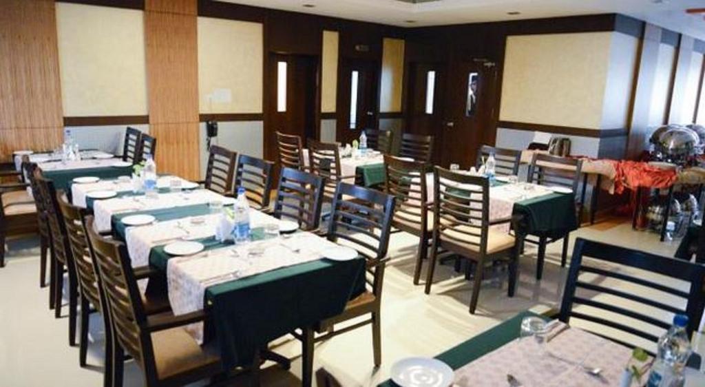 Hotel Hill View Kochi Exterior photo